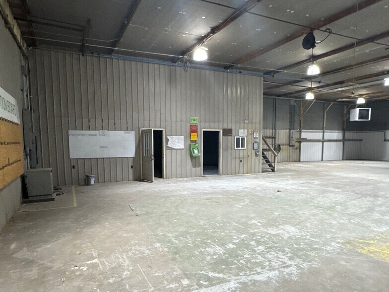 More Photos Of 912 Pittsburgh Rd, Butler Unknown For Lease