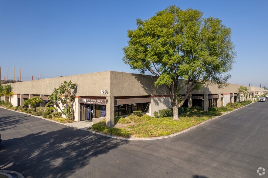 More Photos Of 1200 N Jefferson St, Anaheim Showroom For Sale