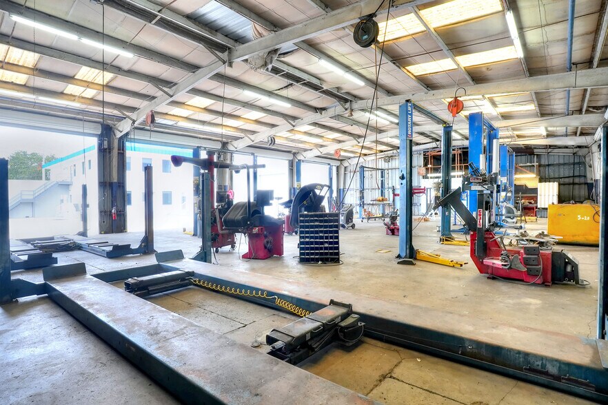 More Photos Of 1803 3rd St Sw, Winter Haven General Retail For Lease