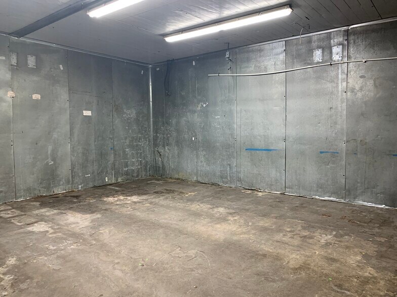 More Photos Of 2184 McDonald Ave, Brooklyn Storefront For Lease