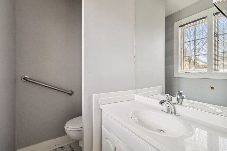 More Photos Of 239 N Broadway, Lexington Office Residential For Sale