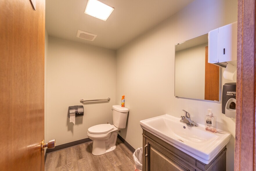More Photos Of 605 Scott St, Wausau Office For Sale