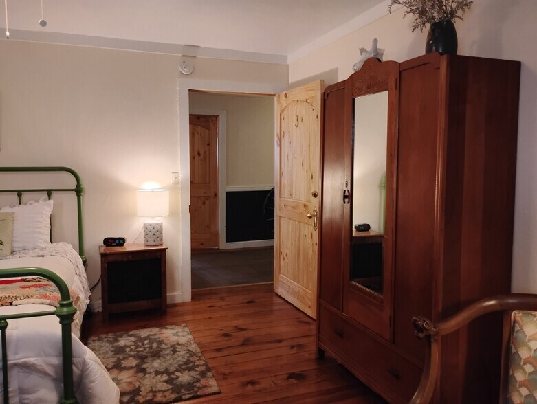 More Photos Of 111 N State St, Fort Davis Hotel For Sale