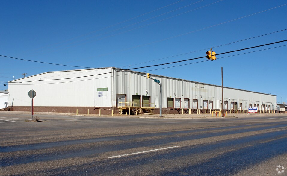 Primary Photo Of 2220-2222 Avenue A, Lubbock Warehouse For Lease