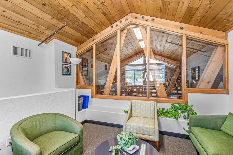 More Photos Of 340 A St, Ashland Office For Sale