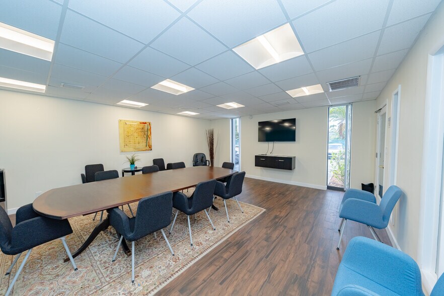 More Photos Of 2880 W Oakland Park Blvd, Fort Lauderdale Office Residential For Sale