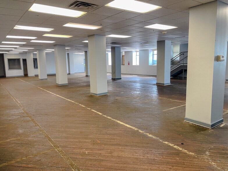 More Photos Of 2701 Spring Grove Ave, Cincinnati Warehouse For Lease