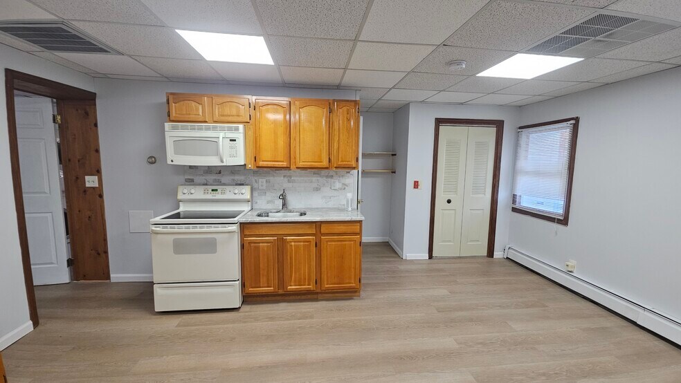 More Photos Of 117 S Warren St, Trenton Storefront Retail Residential For Sale