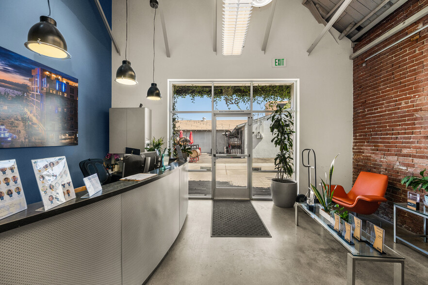 More Photos Of 321 W Chapman Ave, Orange Office For Lease