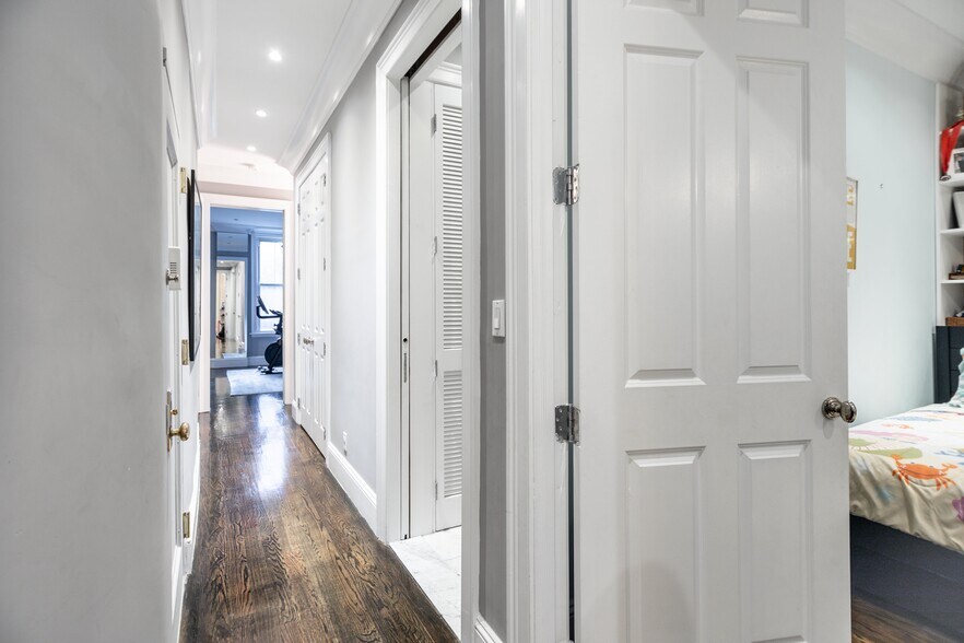 More Photos Of 248 E 32nd St, New York Apartments For Sale