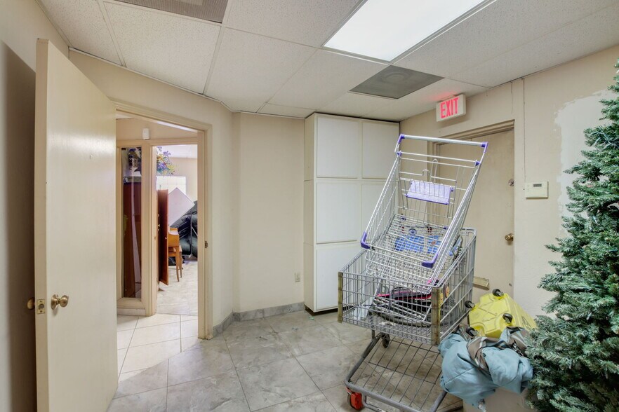 More Photos Of 4496 N Black Canyon Fwy, Phoenix Office Residential For Sale