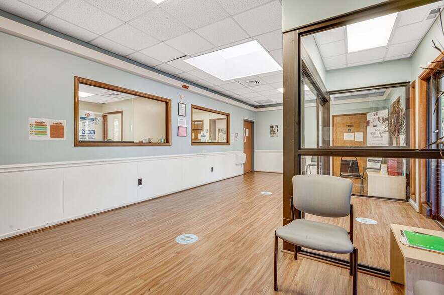 More Photos Of 231 Memorial Dr, Jacksonville Medical For Sale