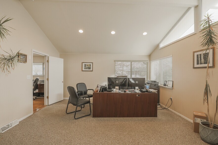 More Photos Of 1020 S Townsend Ave, Montrose Storefront Retail Office For Sale