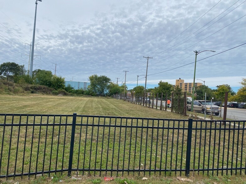 Primary Photo Of 7060 S South Chicago Ave, Chicago Land For Lease