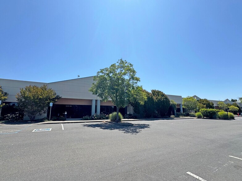 More Photos Of 133 Aviation Blvd, Santa Rosa Office For Lease