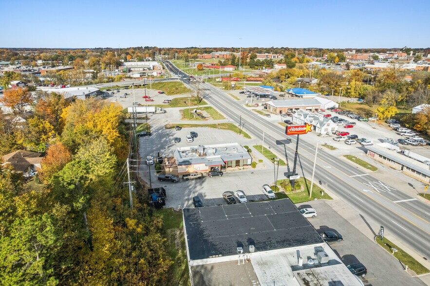 More Photos Of 421 E Jackson Blvd, Jackson Fast Food For Sale