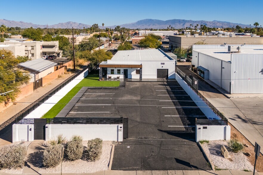 More Photos Of 1140 N Rosemont Blvd, Tucson Research And Development For Sale