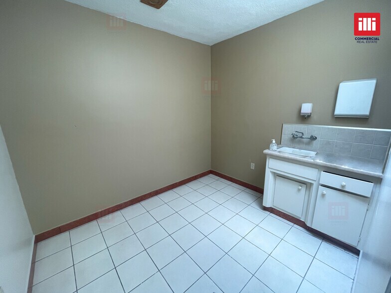 More Photos Of 1239 N Avalon Blvd, Wilmington Office For Lease