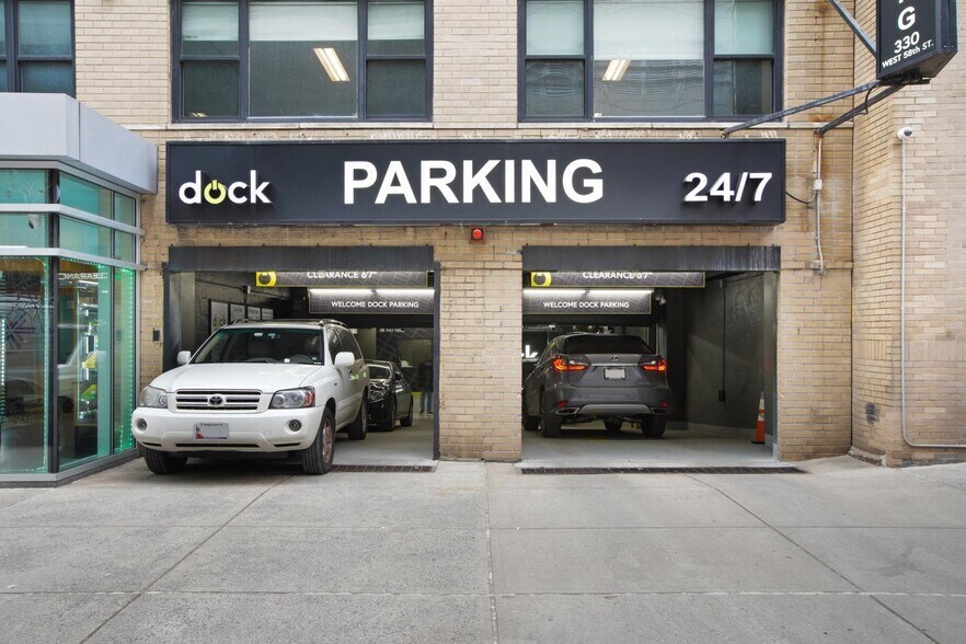 More Photos Of 330 W 58th St, New York Apartments For Lease