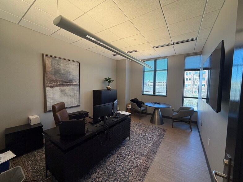 More Photos Of 6300 Sprint Pky, Overland Park Office For Lease