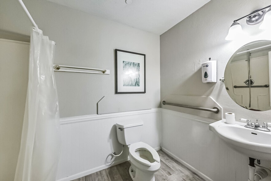 More Photos Of 1270 CR 2293, Cleveland Assisted Living For Sale