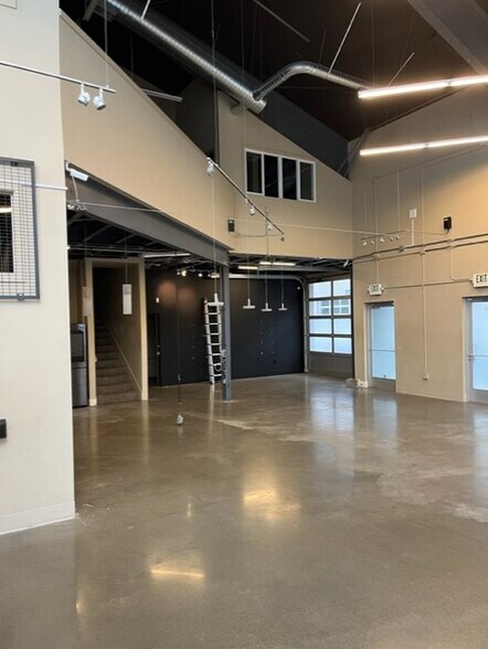 More Photos Of 1770 Airport Way S, Seattle Showroom For Sale