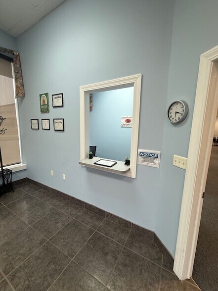 More Photos Of 4351-4355 24th Ave, Fort Gratiot Freestanding For Lease