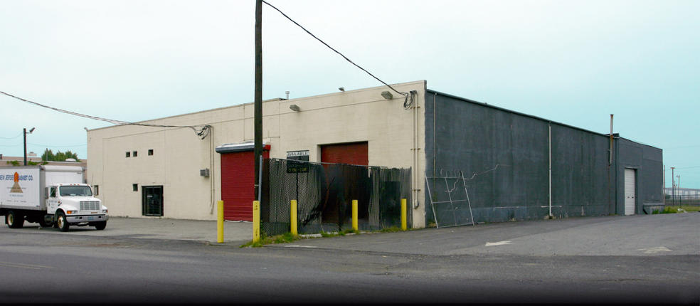 Primary Photo Of 900 Castle Rd, Secaucus Manufacturing For Lease