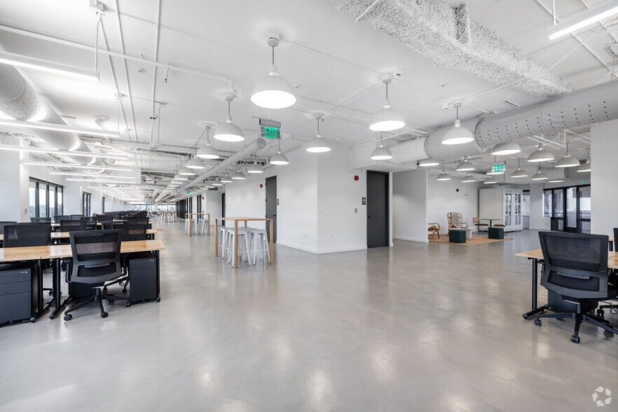 More Photos Of 3000 S Robertson Blvd, Los Angeles Loft Creative Space For Sale