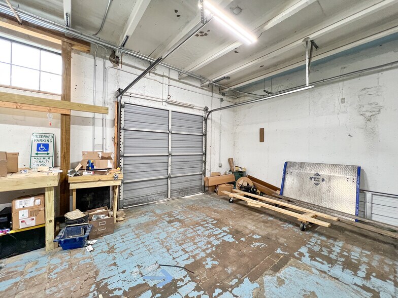 More Photos Of 11 Sullivan Way, Asheville Warehouse For Lease