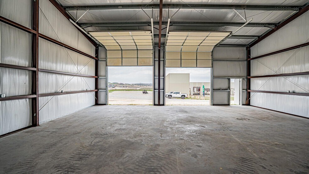 More Photos Of 5975 Stacy Ln, Weatherford Industrial For Lease