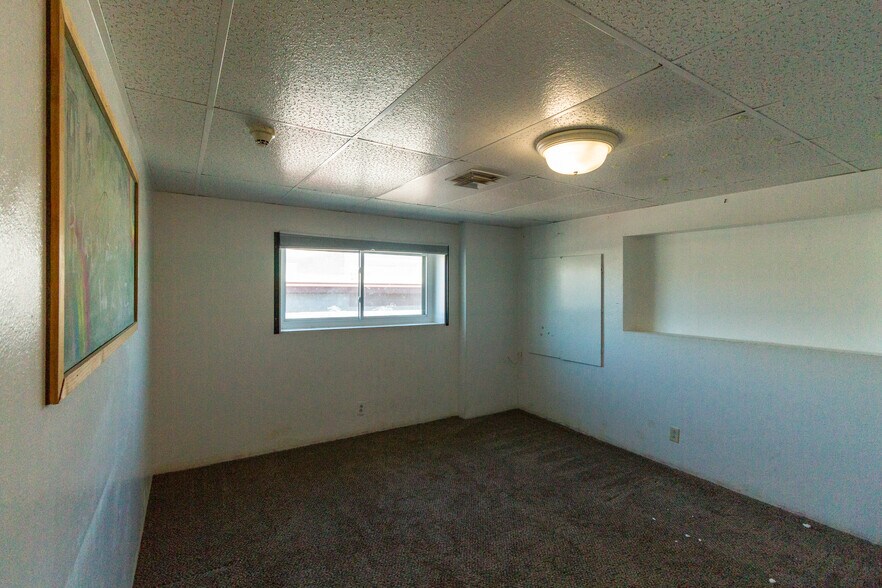 More Photos Of 1630 Foothill Dr, Boulder City Industrial For Sale