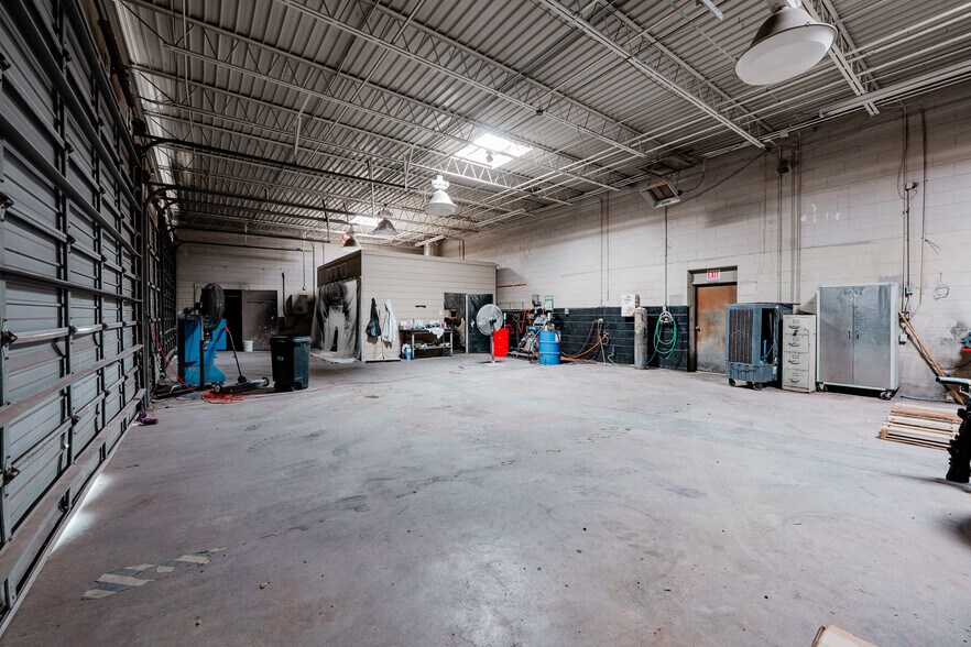 More Photos Of 2500 E 8th St, Odessa Auto Repair For Sale