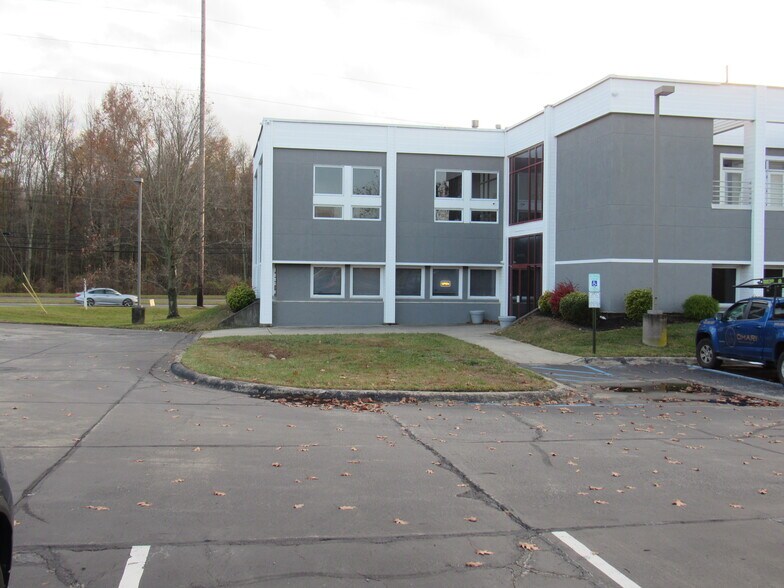 More Photos Of 983 State Route 33 W, Monroe Township Medical For Lease