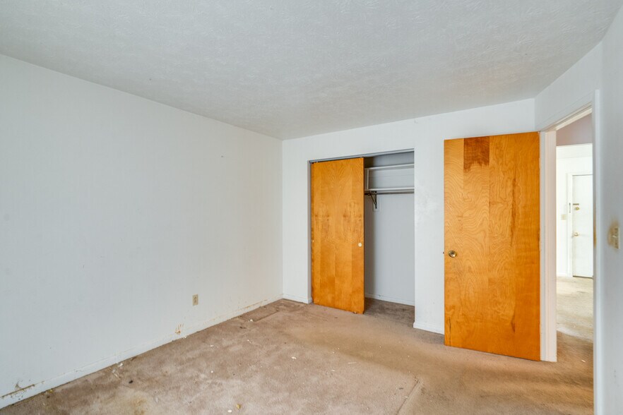 More Photos Of 2615 Ellet Ave, Akron Apartments For Sale