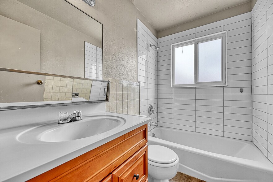 More Photos Of 490 E Elm St, Elizabeth Apartments For Sale