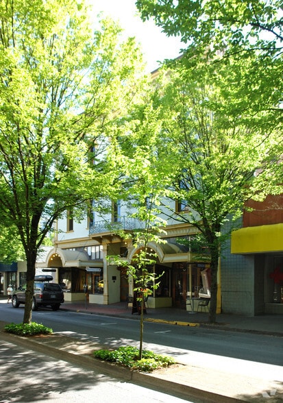 More Photos Of 767 Willamette St, Eugene Storefront Retail Office For Lease