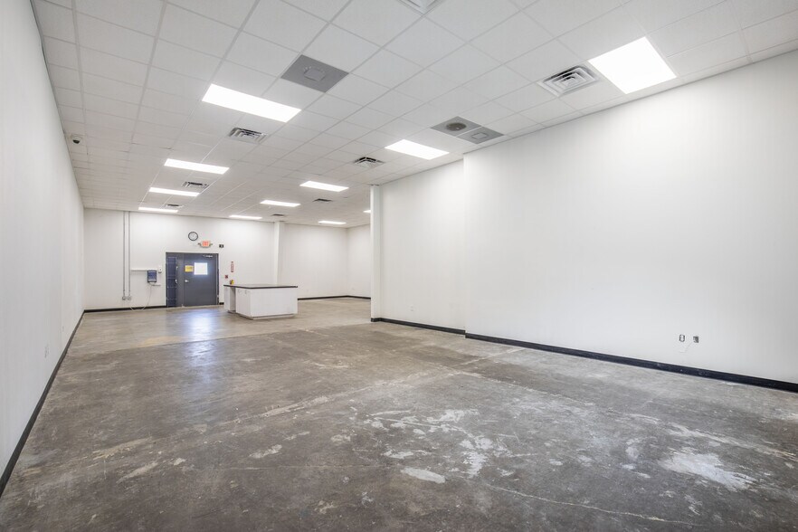 More Photos Of 27 E Hibiscus Blvd, Melbourne Medical For Sale