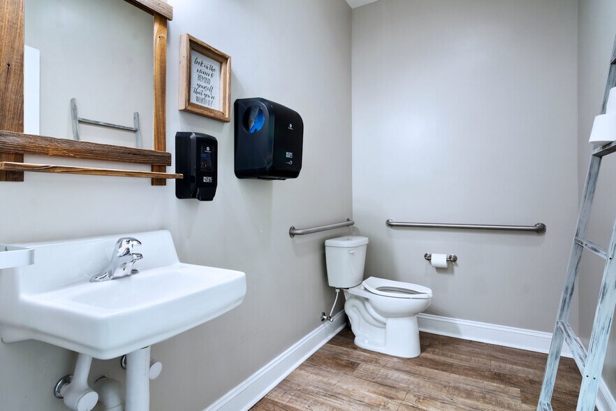 More Photos Of 1501 US Highway 19 S, Leesburg Medical For Sale
