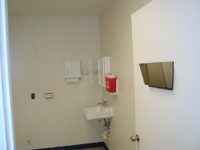 More Photos Of 2815 W Sunset Blvd, Los Angeles Unknown For Lease