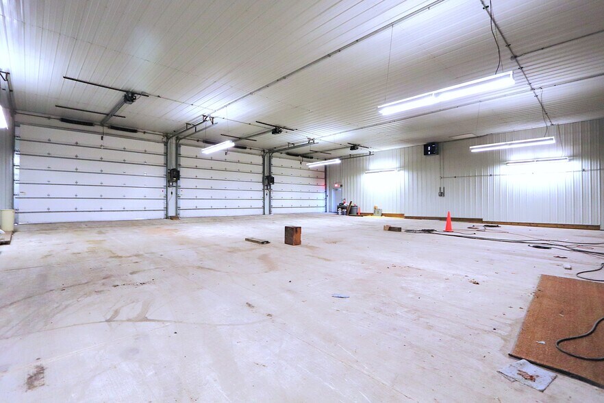 More Photos Of 2869 N 3501st Rd, Seneca Manufacturing For Sale