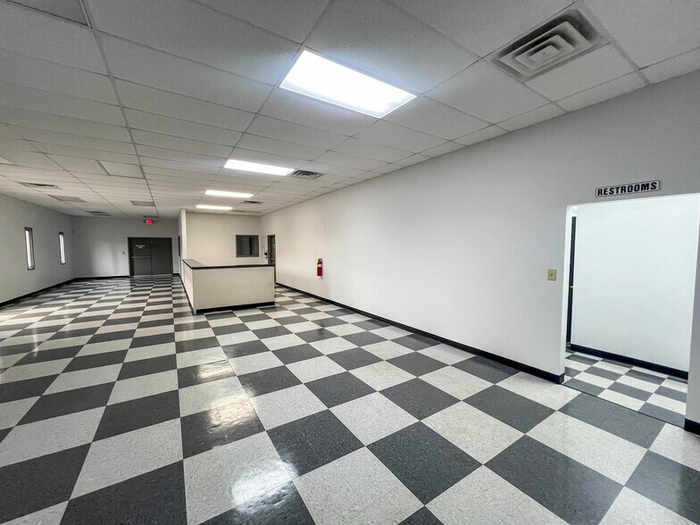 More Photos Of 4701 Commercial Dr NW, Huntsville Warehouse For Lease