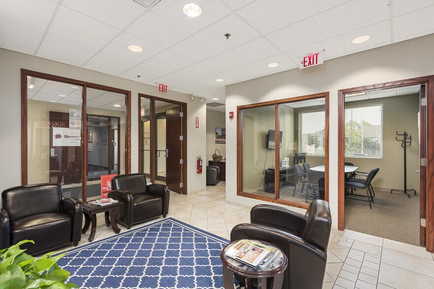 More Photos Of 2272 95th St, Naperville Office For Lease