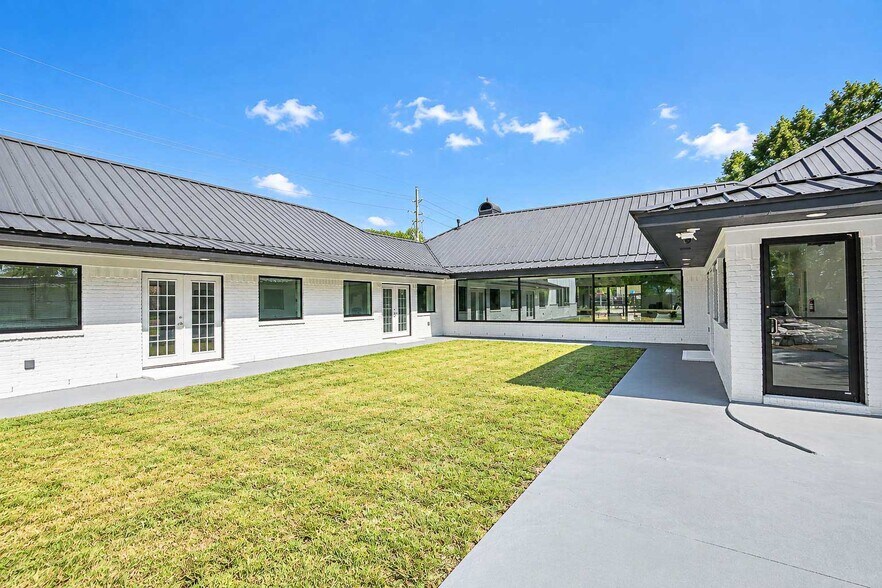 More Photos Of 17635 Kings Ct, Cypress Office Residential For Sale
