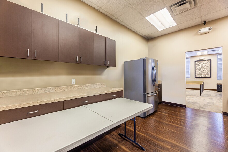 More Photos Of 3205 Talon Dr, Richardson Office For Lease