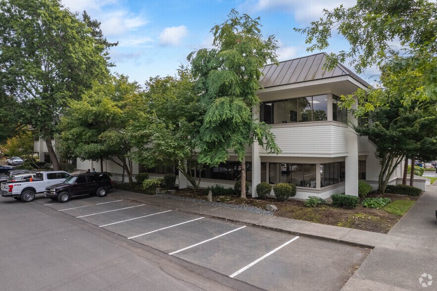 More Photos Of 4002-4014 148th Ave NE, Redmond Unknown For Lease