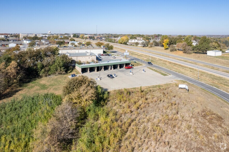 More Photos Of 713 Olson Dr, Papillion Carwash For Sale