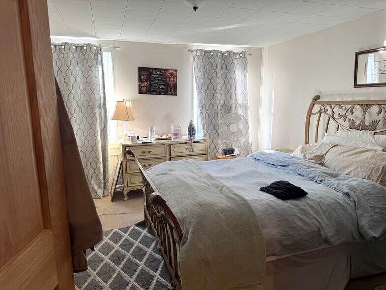 More Photos Of 919 S Charles St, Baltimore Storefront Retail Residential For Sale
