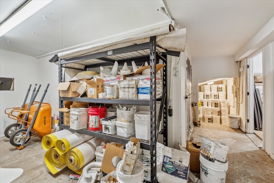 More Photos Of 1050 S Quitman St, Denver Showroom For Sale