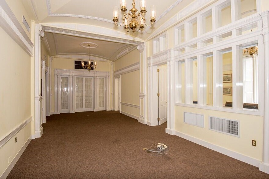 More Photos Of 500 Court Sq, Charlottesville Office Residential For Sale